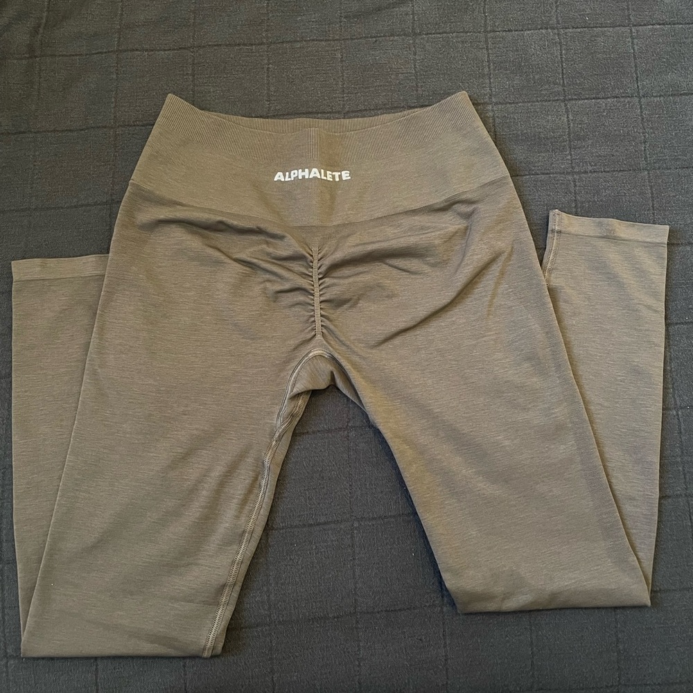 Alphalete amplify Mocha (TRADES)